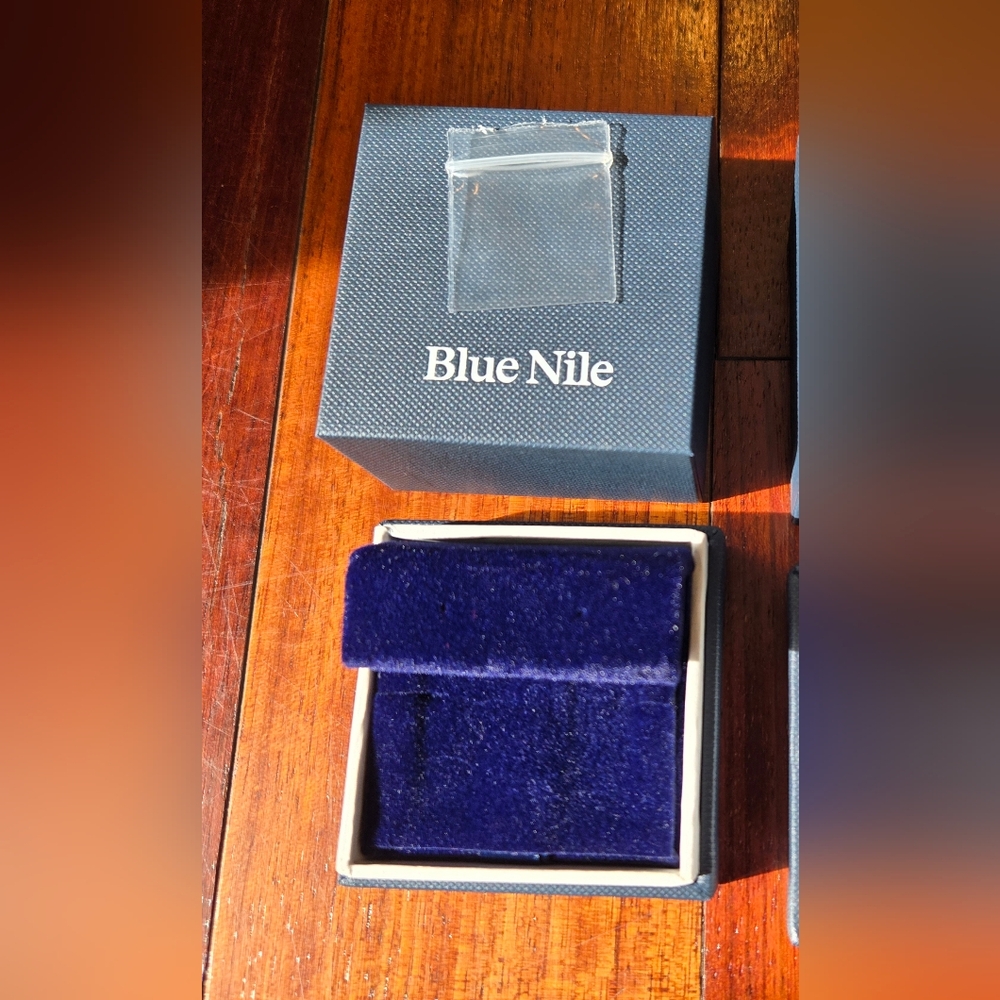 Blue Nile Jewelry Box